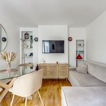 Cozy Quartier Vivant Apartment
