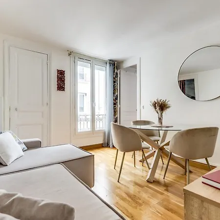 Cozy Quartier Vivant Apartment